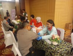 Semarakkan Hari Pahlawan, Sidokkes Polresta Palangka Raya Ikuti Donor Darah