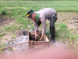 Polsek Bukit Batu Hadiri Kegiatan Penanaman Pohon di Tumbang Tahai