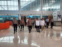 Satpamobvit Polresta Palangka Raya Amankan Keberangkatan Wakil Menteri Kesehatan RI di Bandara Tjilik Riwut