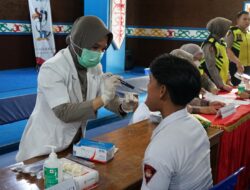 Dukung Remaja Sehat, Rumkit Bhayangkara Gelar Pemeriksaan Kesehatan Gratis bagi Siswa Sekolah