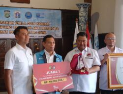 Ditresnarkoba Polda Metro Jaya Bersama Polres Metro Jakarta Selatan Menyerahkan Piala dan Hadiah Lomba Kampung Tangguh Anti Narkoba