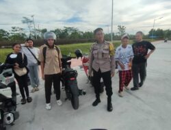 Polsubsektor Jekan Raya Sampaikan Pesan Kamtibmas saat Patroli di Taman Persemaian Hiu Putih