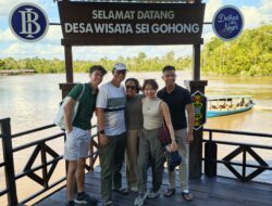 Wakapolda Kalteng dan Keluarga Menikmati Wisata Susur Sungai di Sei Gohong, Ketua FRIC Kalteng Sempat Berdialog Dengan Wakapolda