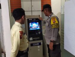 Didampingi Satpam BRI Unit Kalampangan, Polsek Sabangau Pastikan Mesin ATM Beroperasi dengan Baik