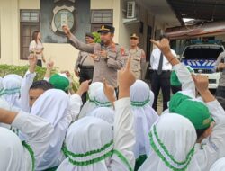 Kunjungan Edukatif RA Muslimat NU, Kapolsek Pahandut Kenalkan Tugas Kepolisian Sejak Dini
