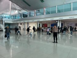 Demi Keamanan, Polresta Palangka Raya Siagakan Personel Satpamobvit di Bandara Tjilik Riwut