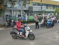Satlantas Polresta Palangka Raya Hadir di Jam Sibuk, Laksanakan Pengaturan Lalu Lintas Pagi