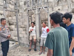 Piket Polsek Rakumpit Sampaikan Nomor Aduan 110 Kepada Warga