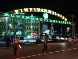 Amankan Ibadah Isya dan Tarawih, Personel Polresta Palangka Raya Jaga Tiga Masjid