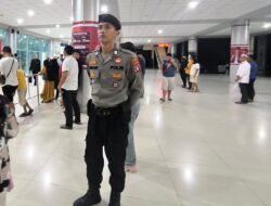 Demi Rasa Aman, Anggota Satpamobvit Polresta Palangka Raya Berjaga di Bandara Tjilik Riwut
