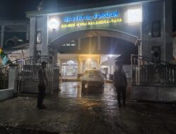 Pengamanan Ibadah Tarawih, Personel Polresta Palangka Raya Jaga Tiga Masjid Tetap Kondusif