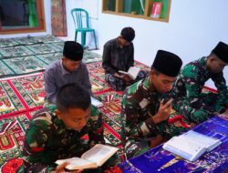 Meski Puasa Dan Bekerja Seharian, Satgas TMMD Ke 127 Kodim 0808/Blitar Tetap Laksanakan Tadarus Di Desa Krisik