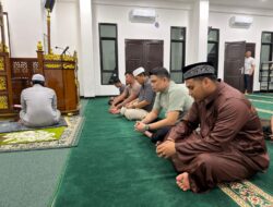 Pererat Kebersamaan di Bulan Suci, Polresta Palangka Raya Gelar Buka Puasa dan Tarawih Bersama di Masjid As-Salam