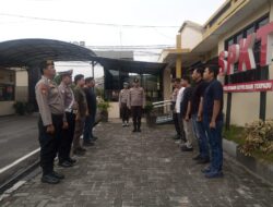 Awali Tugas Jaga, Personel SPKT Polresta Palangka Raya Laksanakan Serah Terima Piket