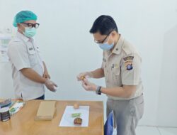 Sidokkes Polresta Palangka Raya Lakukan Pemeriksaan Keamanan Makanan MBG di Dapur SPPG