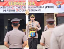 Kapolres Seruyan Pimpin Langsung Upacara PDTH Dua Anggota Polres Seruyan Yang Melanggar Kode Etik