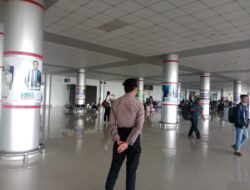 Berikan Rasa Aman, Personel Satpamobvit Polresta Bersiaga di Bandara Tjilik Riwut