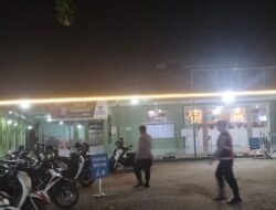 Ciptakan Rasa Aman, Personel Polresta Palangka Raya Laksanakan Pengamanan Tarawih di Masjid Aqidah