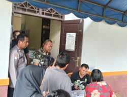 Monitoring Penyaluran Bantuan Pangan, Bhabinkamtibmas Polsek Sabangau Hadir Jaga Kondusifitas