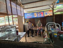 Duduk Bersama Warga saat di Warung, Polsek Rakumpit Sosialisasikan Layanan 110 Polri