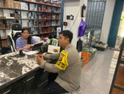 Cegah Tindak Kriminal, Polsek Rakumpit Sampaikan Pesan Kamtibmas di Pertokoan