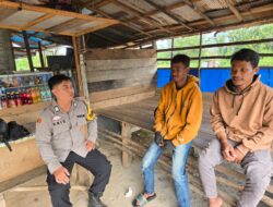 Bhabinkamtibmas Polsek Rakumpit Sosialisasikan Call Center 110 Polri kepada Warga Gaung Baru