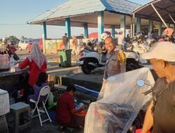 Sambangi Pelabuhan Rambang, Polsek Pahandut Sampaikan Imbauan Kamtibmas kepada Warga