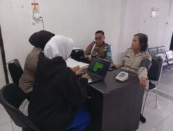 Sidokkes Polresta Palangka Raya Berikan Pelayanan Kesehatan di Klinik