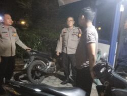 Datangi Pos Jaga Rungan Sari, Polsek Bukit Batu Edukasikan Layanan Polri 110