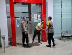 Kunjungi Bank Kalteng, Polsek Bukit Batu Secara Masif Sosialisasikan Layanan Polri 110 ke Satpam