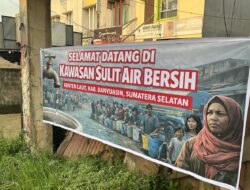 Heboh!! Warga Kenten Pasang Spanduk “SELAMAT DATANG DI KAWASAN SULIT AIR BERSIH,” Protes Terkait PERUMDA TIRTA BETUAH, Distribusi Air Yang Buruk dan Tidak Mencukupi Kebutuhan Sehari Hari