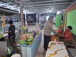 Hampiri Pasar di Takaras, Patroli Polsek Rakumpit Lakukan Patroli Dialogis dengan Warga