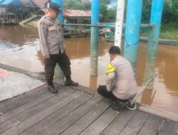 Periksa Debit Sungai Rungan, Polsek Bukit Batu Imbau Warga Waspada Banjir
