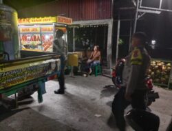 Datangi Penjual Martabak, Polsek Bukit Batu Sampaikan Pesan Kamtibmas