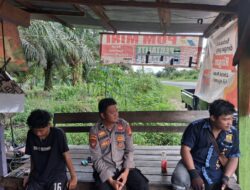 Hampiri Masyarakat di Warung, Polsek Rakumpit Sosialisasikan Nomor Layanan Polri 110