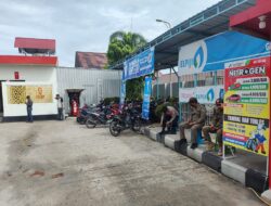 Pengamanan SPBU Seth Adji, Personel Polresta Palangka Raya Pastikan Situasi Tetap Kondusif