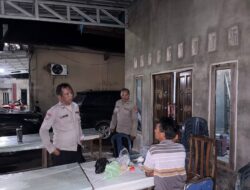 Sambil Bercengkrama, Personel Polsek Sabangau Edukasikan Layanan 110 ke Warga Sabaru