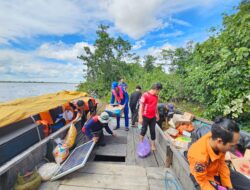 Ditpolairud Polda Kalteng Melalui Kp XVIII 2007 Evakuasi Perahu Dagang Yang Hampir Tenggelam 