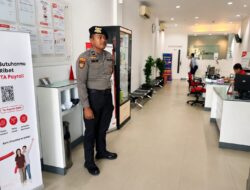 Personel Satpamobvit Polresta Palangka Raya Intensifkan Pengamanan di Area Perbankan