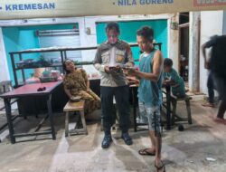 Sambil Berdialog, Polsek Sabangau Edukasikan Layanan 110 ke Warga Sabaru
