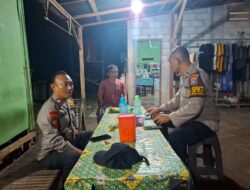Datangi Warung Warga di Tumbang Tahai, Piket Polsek Bukit Batu Sampaikan Pesan Kamtibmas