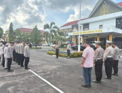 Jelang Pulang Dinas, Ipda Sandhi Pimpin Apel di Mapolresta Palangka Raya