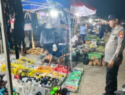 Datangi Penjual di Pasar Rakyat Takaras, Polsek Rakumpit Sosialisasikan Layanan Polri 110