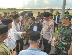 Di Bandara Tjilik Riwut, Kasatpamobvit Polresta Palangka Raya Turut Sambut Kedatangan Mensos RI