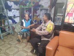 Jalin Keakraban, Bhabinkamtibmas Polsek Pahandut Sambangi Ketua RT di Langkai
