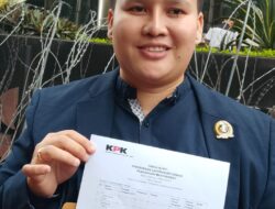 Ade Ratnasari Mewakili Kliennya, Serahkan Beberapa Dokumen Dugaan Penyalahgunaan Wewenang Kepada KPK