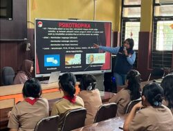 Satresnarkoba Polresta Palangka Raya Sosialisasikan Bahaya Narkoba kepada Pelajar SMA Negeri 1 Palangka Raya
