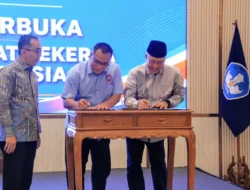 Mendiktisaintek Prof. Brian Yuliarto Saksikan Penandatanganan MOU Antara UT dan KSPSI