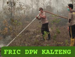 Cegah Api Mendekati Permukiman, Satgas Karhutla Polresta Palangka Raya Padamkan Lahan di Banturung
