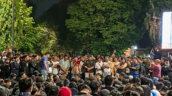 Ribuan Suporter Tuntut Evaluasi Manajemen dan Pengunduran Diri Pelatih, Setelah Kalah 1-2 Dari PSM Makassar